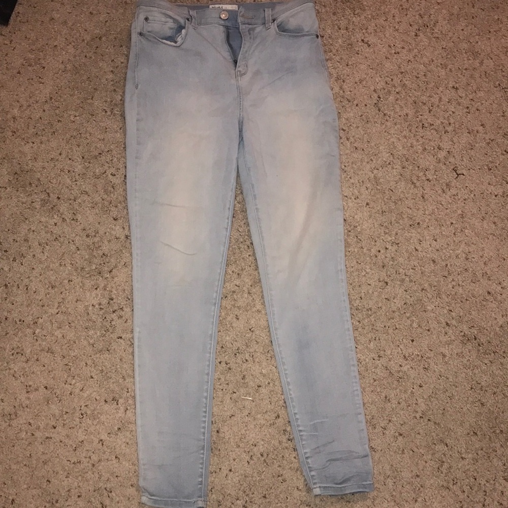 Blue stretchy jeans